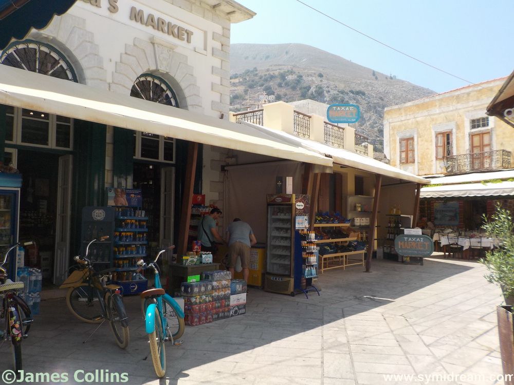 Shopping in Yialos